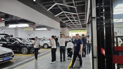 央视点赞、蝉联榜首、多地复制!天猫养车与武汉公交开创汽车后市场“国企+连锁”新模式